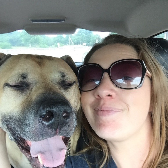 Meet your Posher, April - Picture 3 of 8